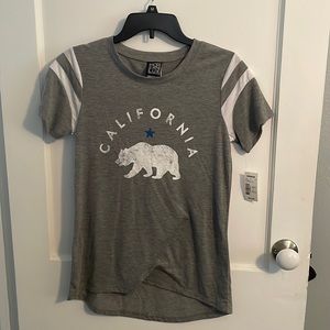 Grey Short sleeve T-shirt. Never worn. New w/tags from Kohls.